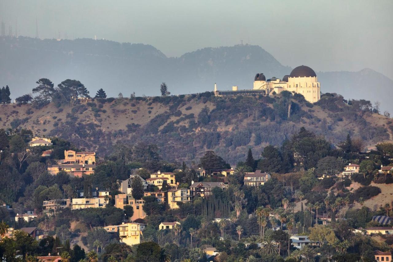 Loews Hollywood 4*